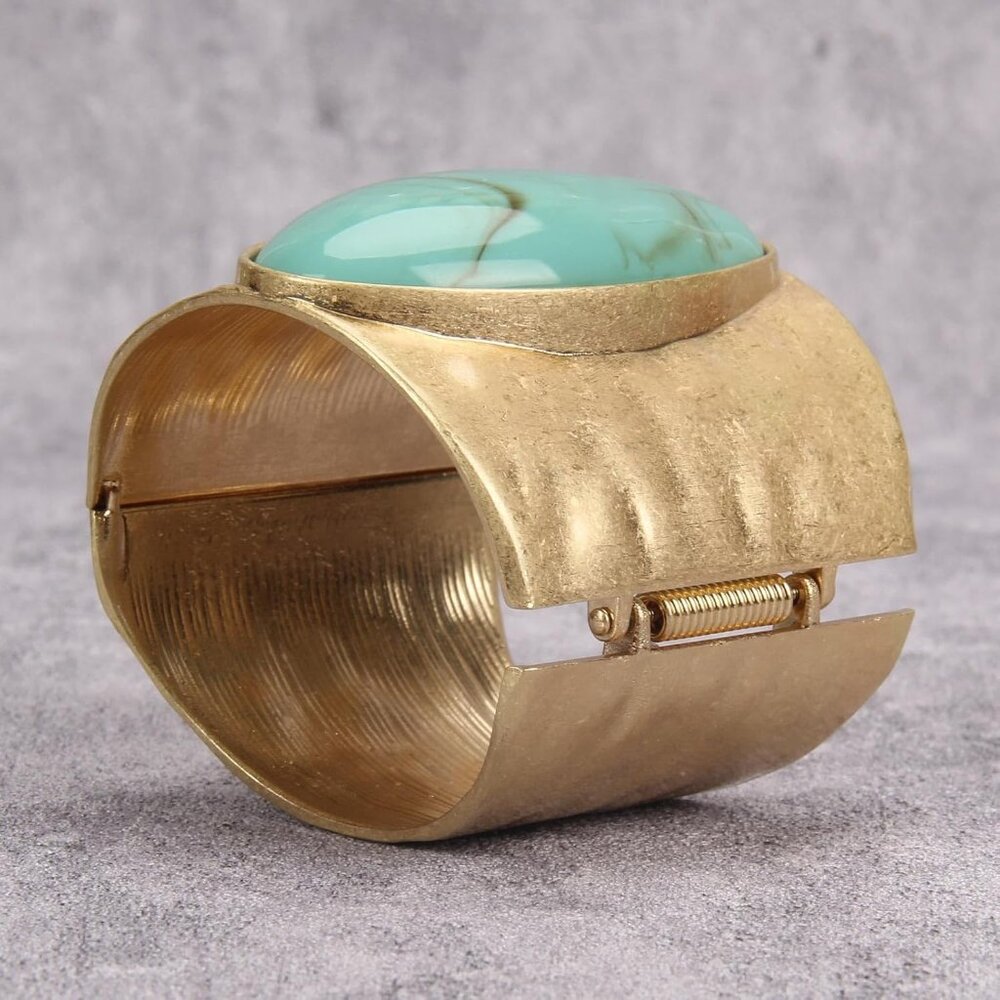 Unique Gold Open Cuff Bangle - Lightweight & Comf… - image 5